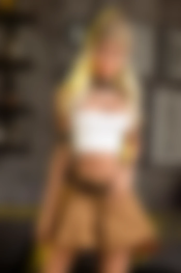 Gerçekçi Sarışın Manken: En İyi Kalite, Doğal Görünüm - tdmarket.com.tr